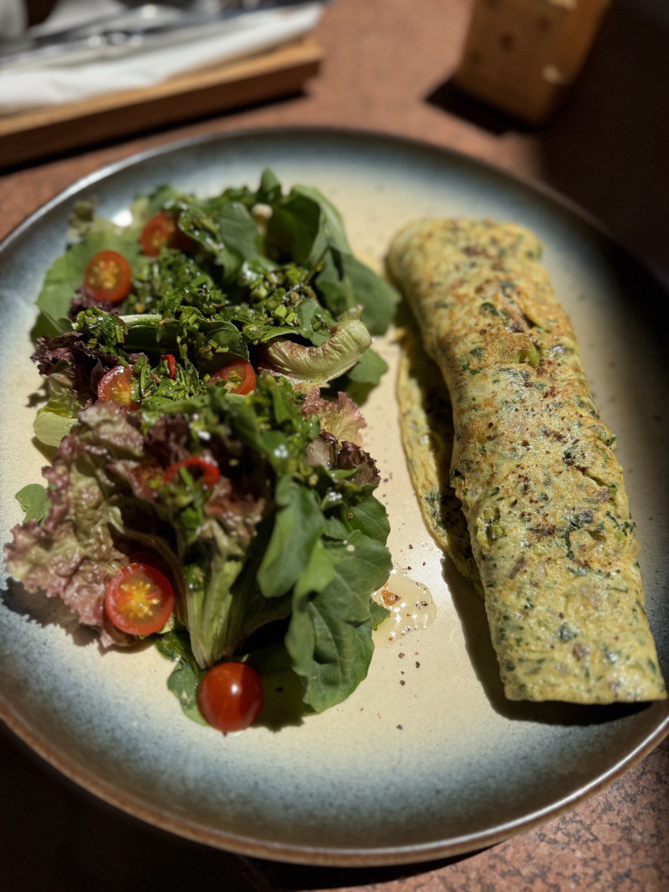 🥚 Eggstraordinary Green Omelette